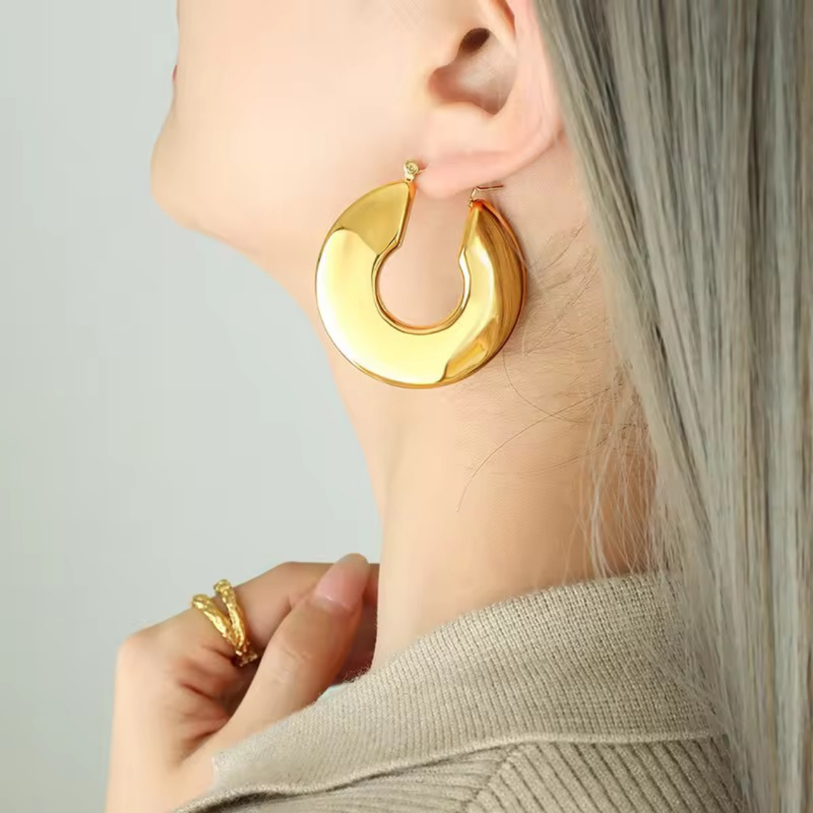 Roxy Hoops